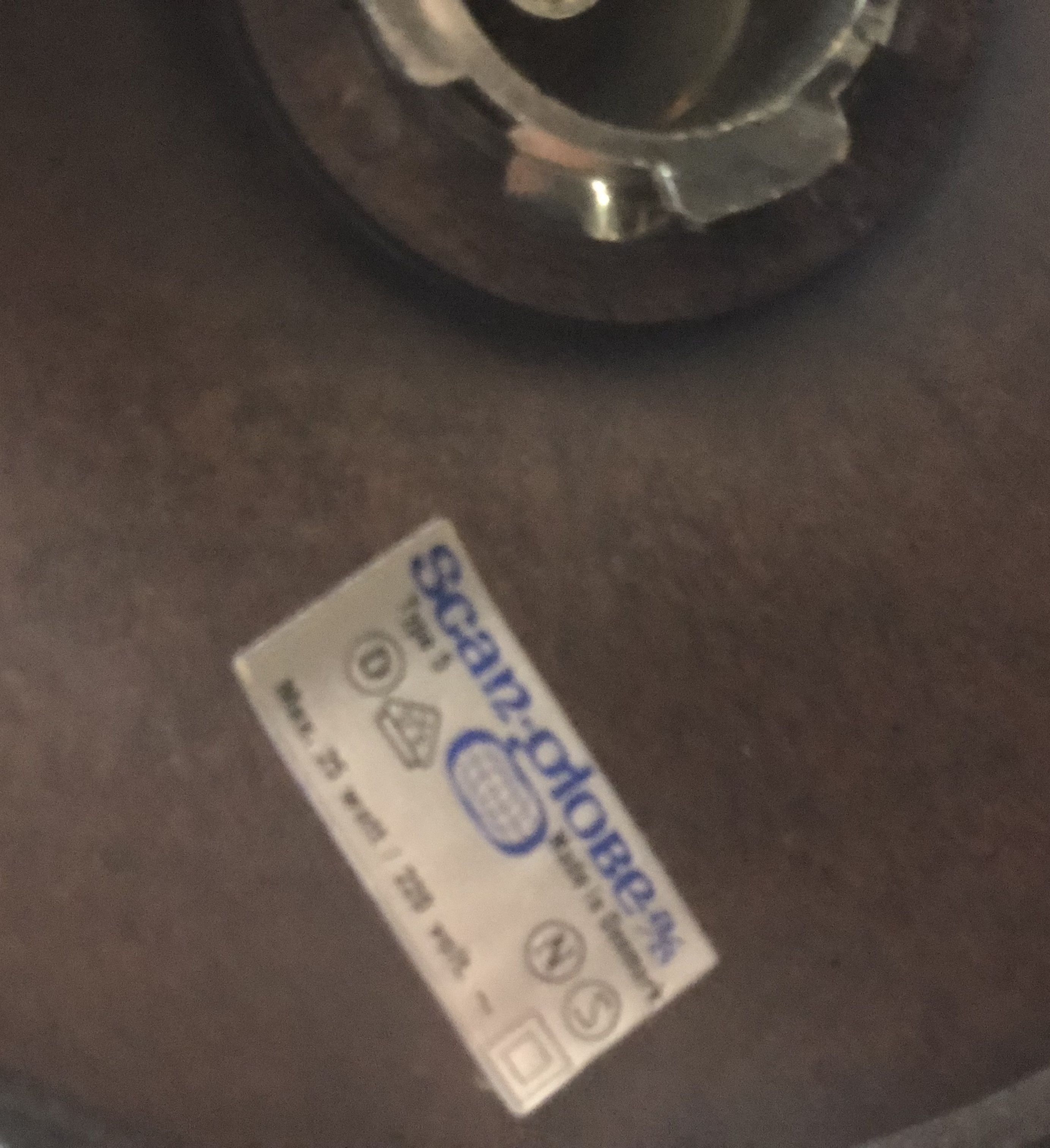 Fin jordglob med belysning