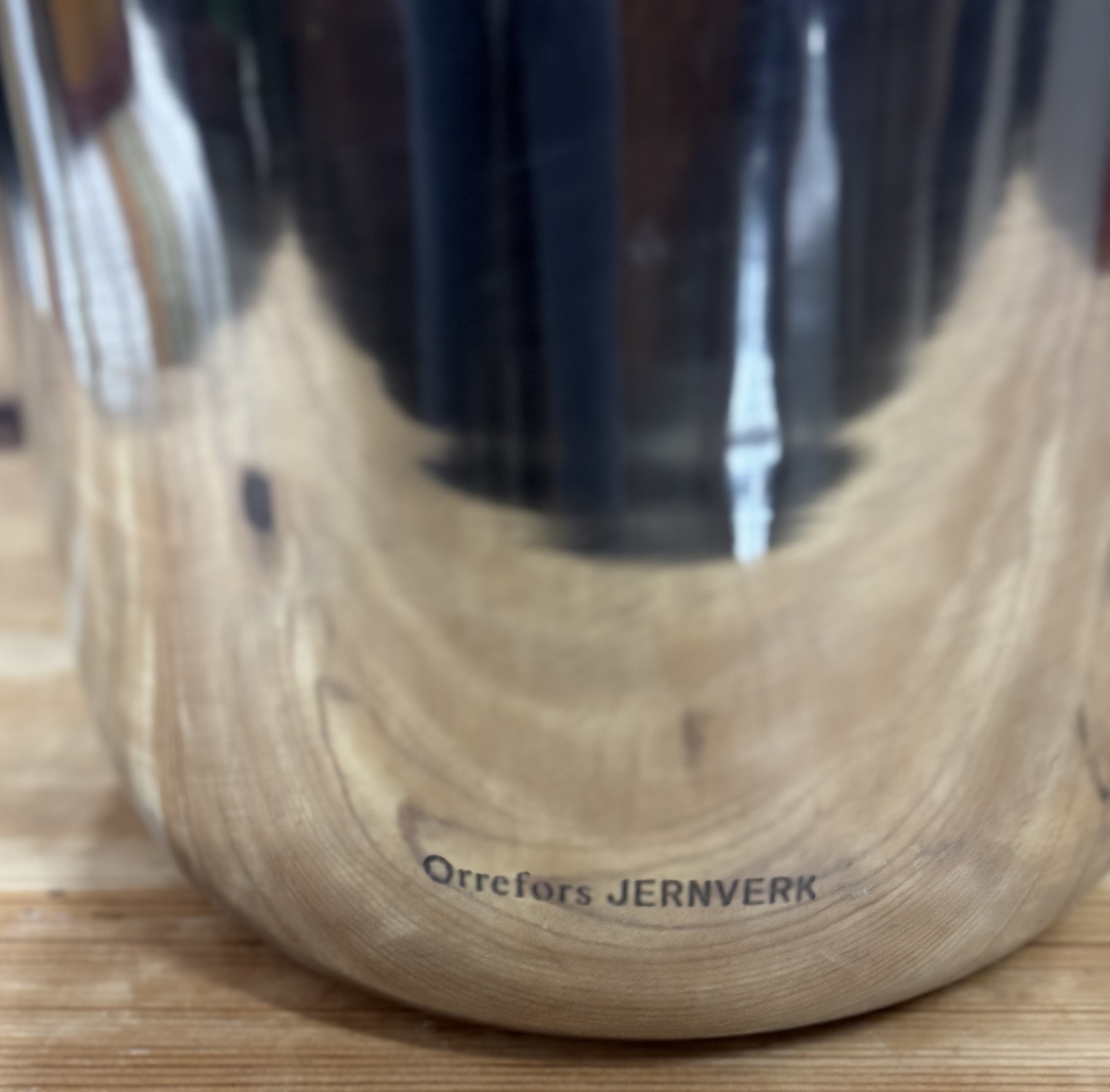 Läcker vinkylare med hänklar, Orrefors Jernverk