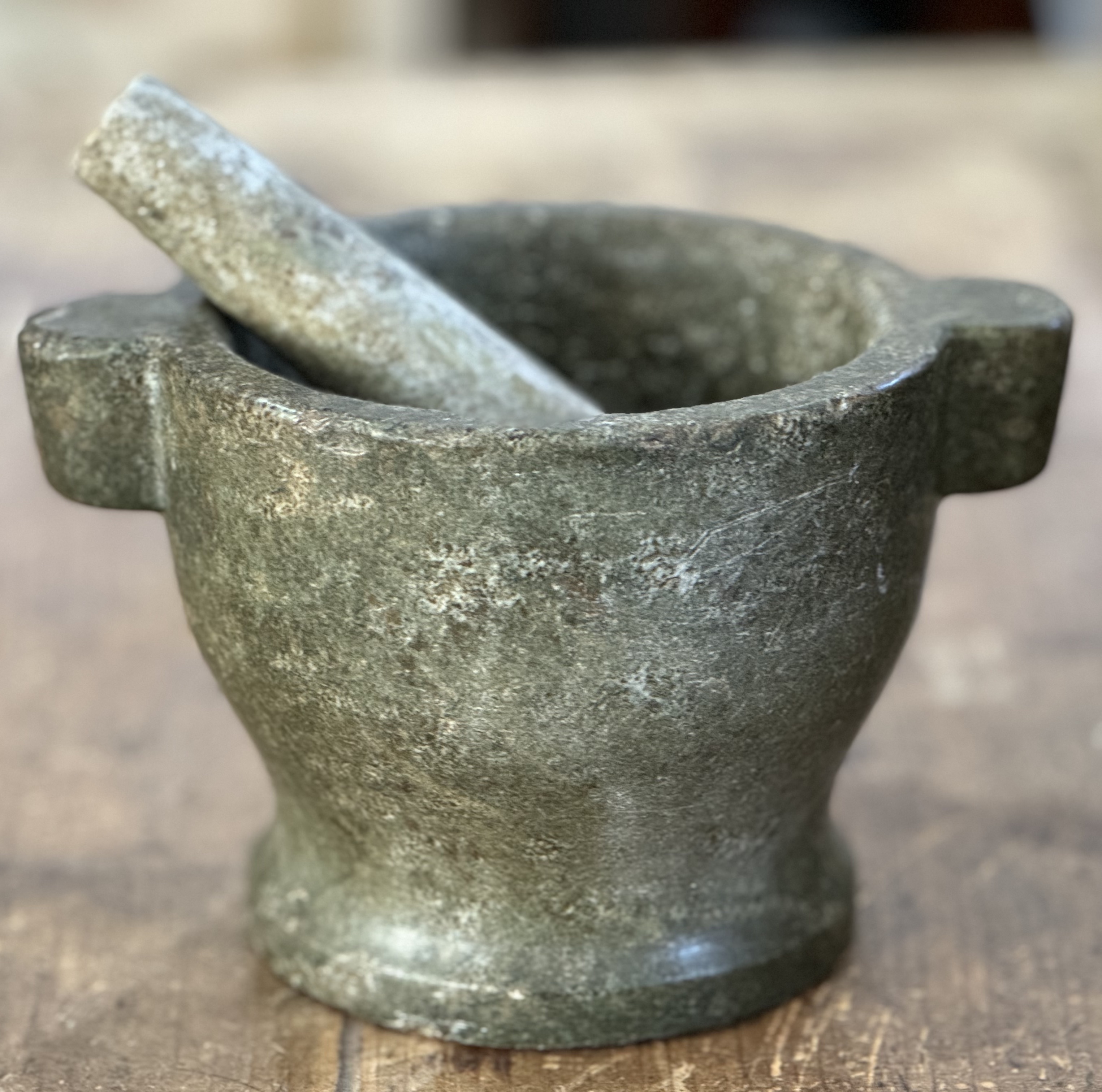 Mortel med stöt ,1800-tal