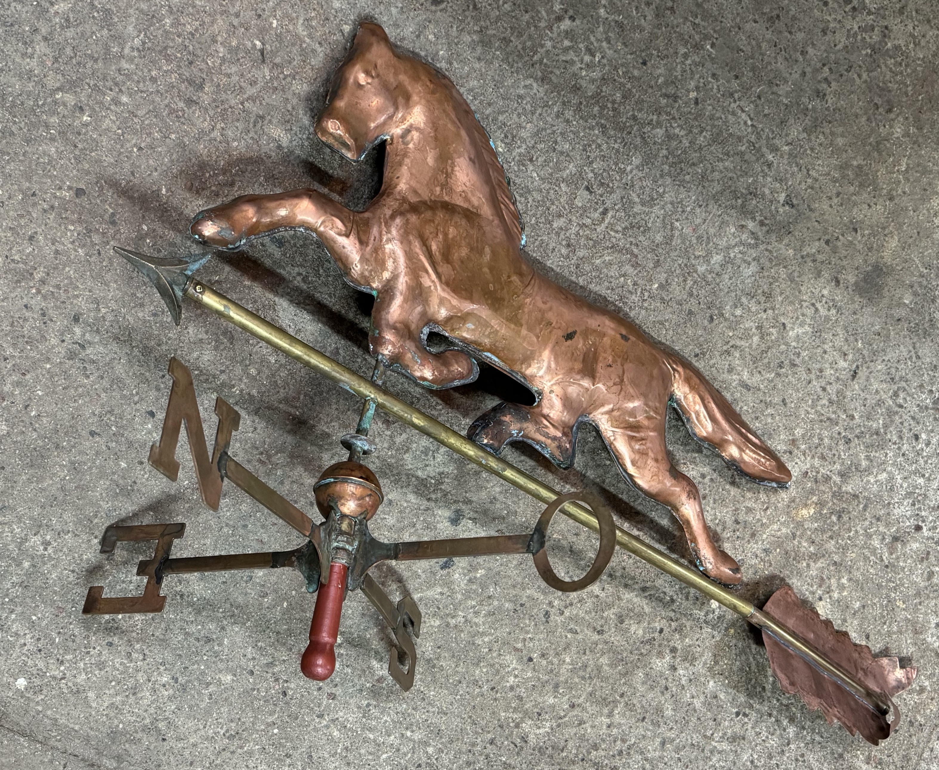 Läcker vindflöjel i mässing