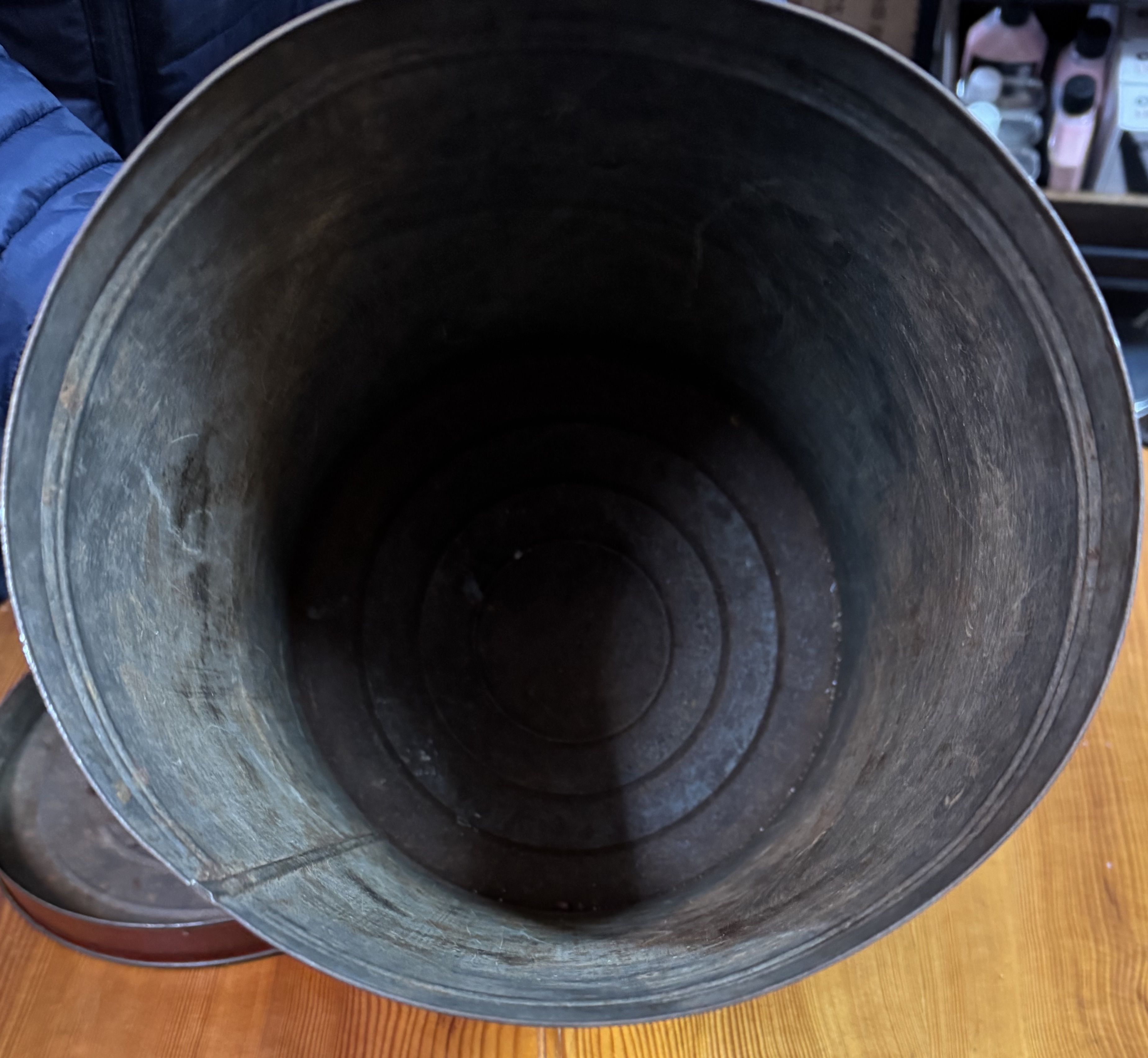 Rund plåtburk, Jansson och Sjögren