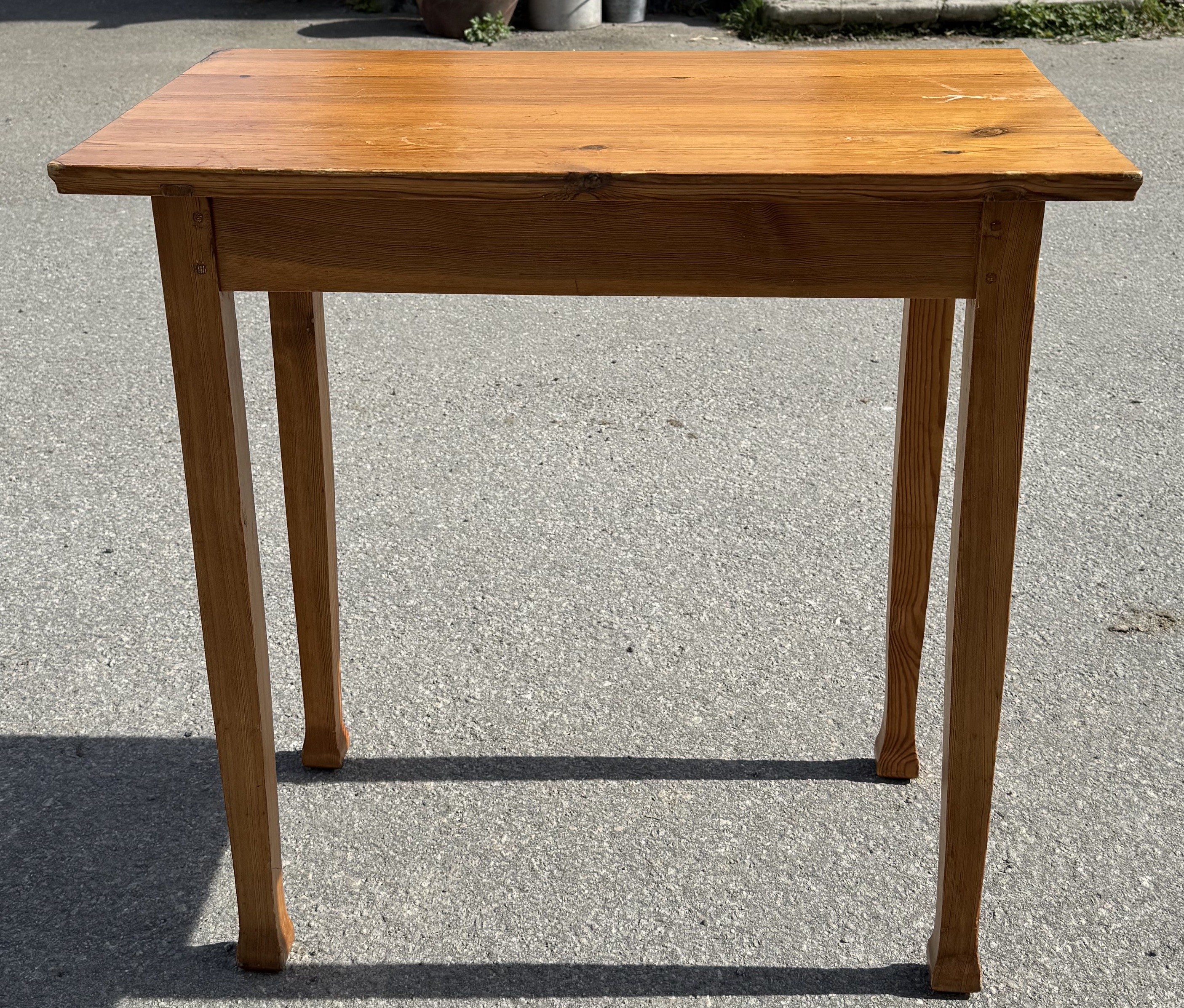 Läckert högt bord, Jugend