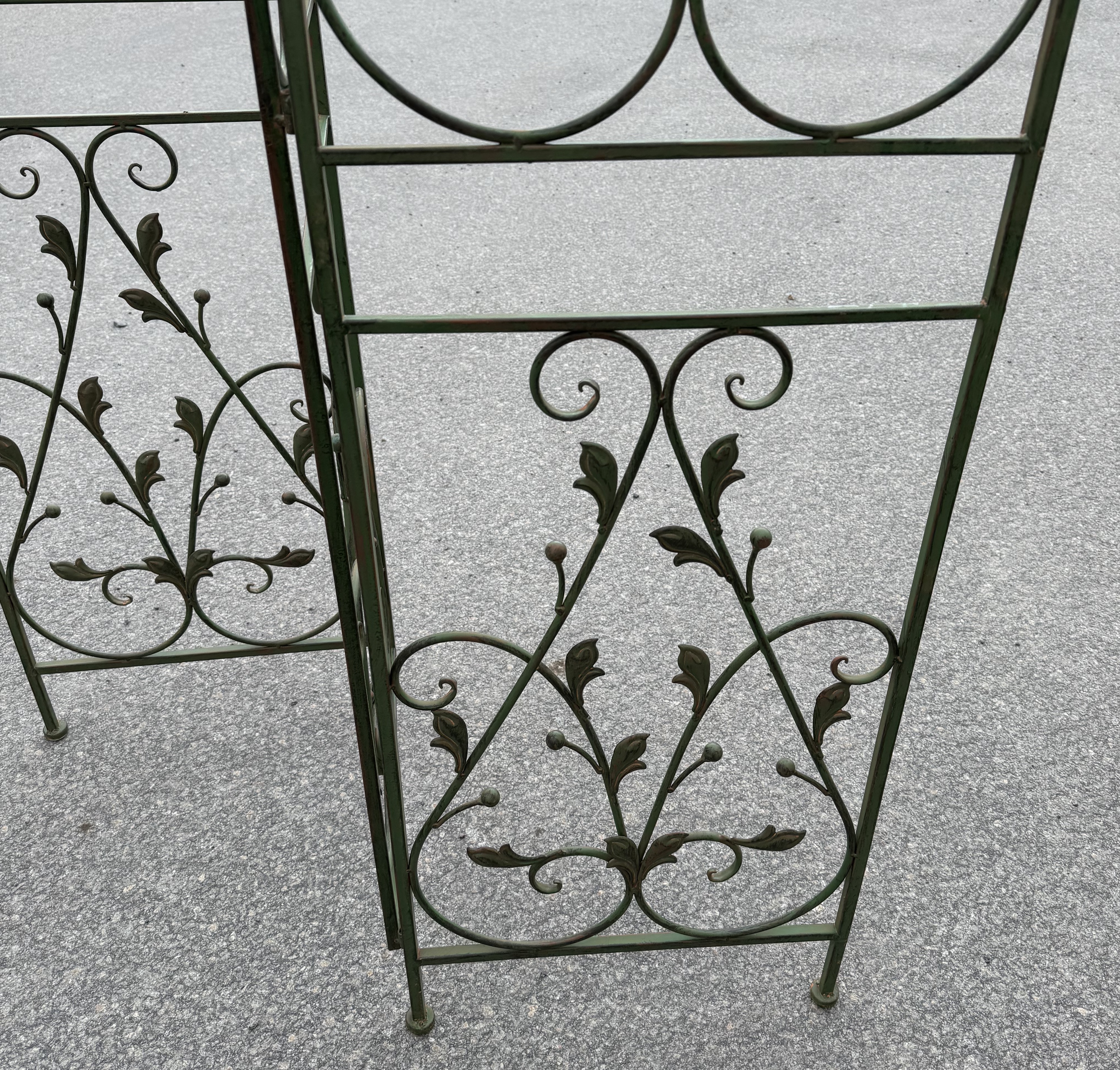 Underbar vikvägg i patinerad metall, Danmark