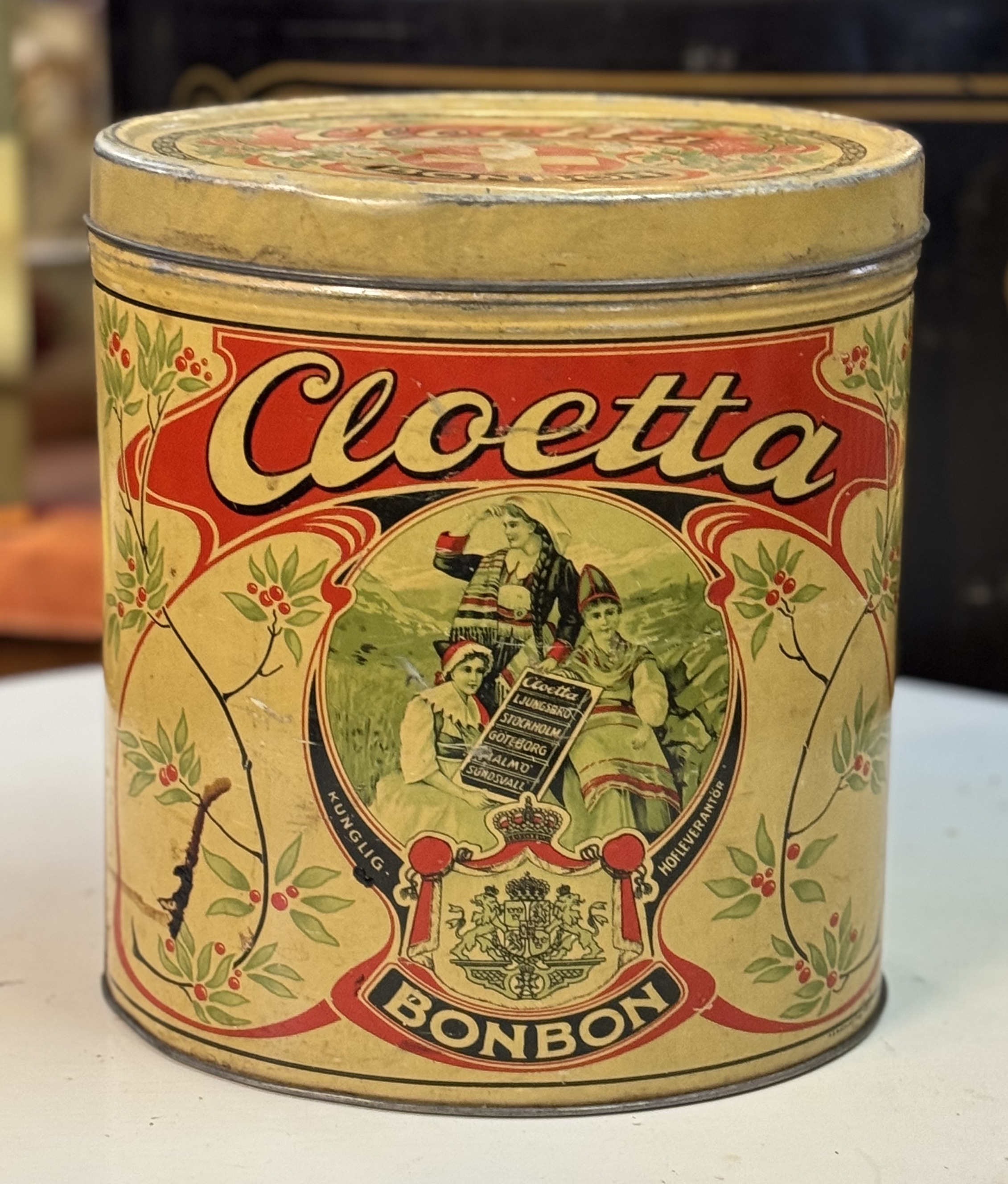 Läcker plåtburk, Cloetta